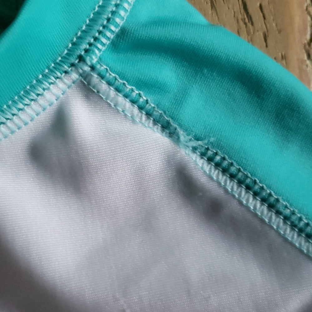 🦈 Rash Guard - Picture 4 of 5